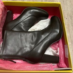 Kenneth Cole Reaction Black High Heels Size 8